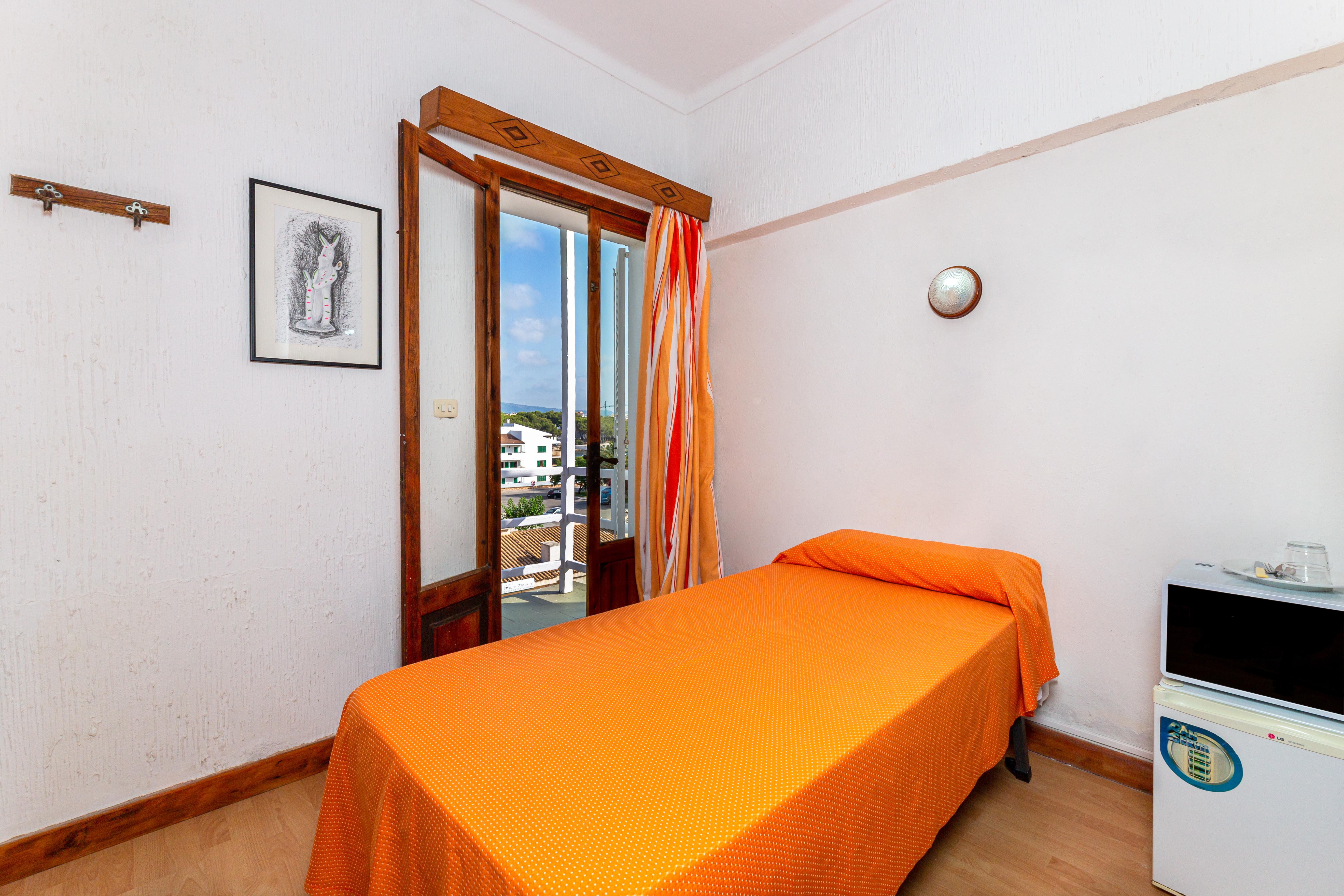 Hostal Residencia San Francisco Puerto Colom Exteriör bild
